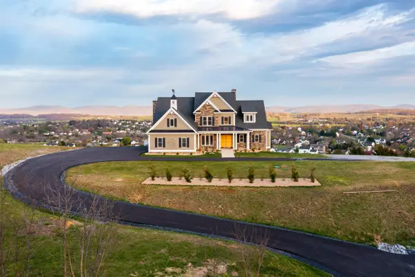 243 Barrenridge Rd, Staunton, VA 24401