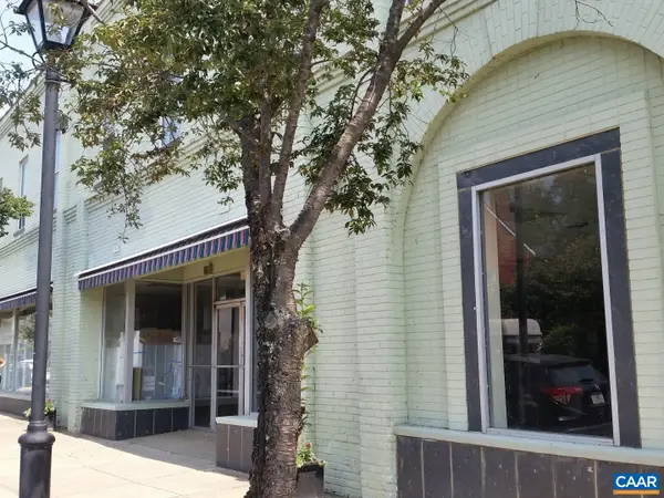 475 Valley St, Scottsville, VA 24590