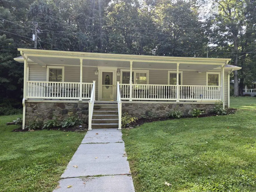 95 Peery Hollow Rd, Hot Springs, VA 24445 - Image #2