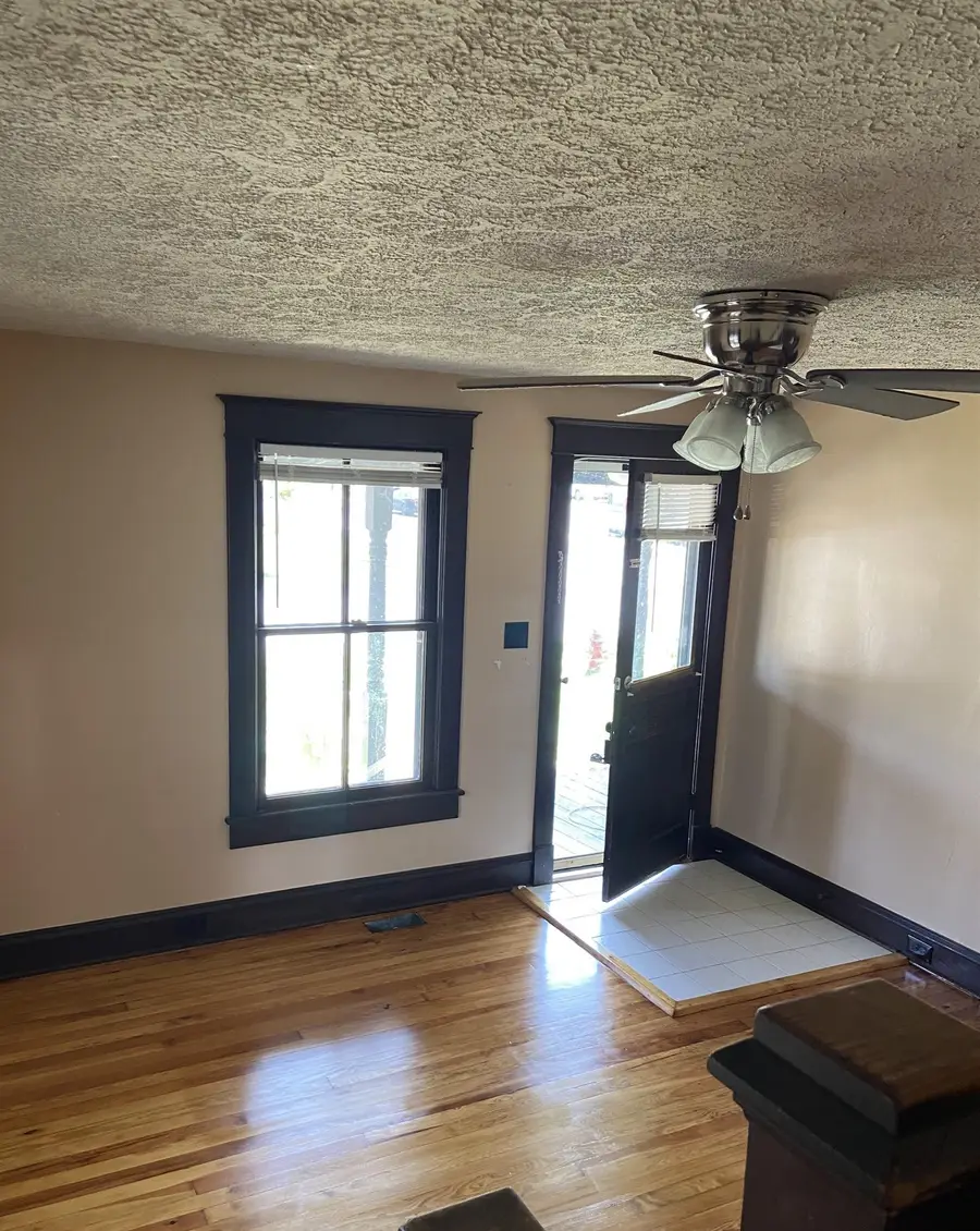 373 Magnolia Ave S, Waynesboro, VA 22980 - Image #3