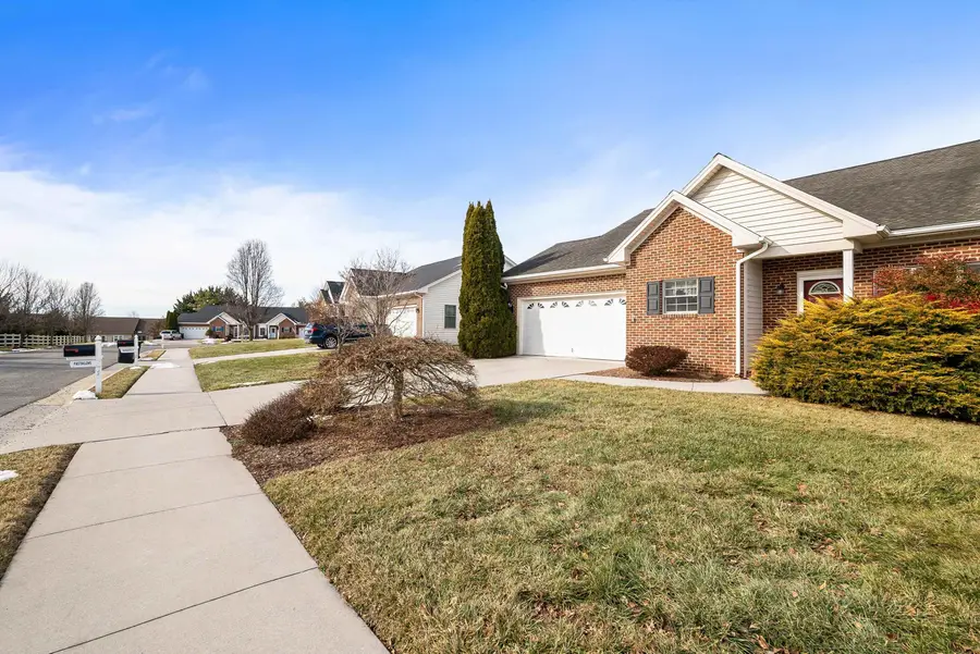 43 Greenview Ln, New Market, VA 22844 - Image #2