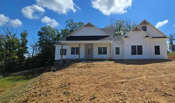 12 Valley Manor Dr, Staunton, VA 24401