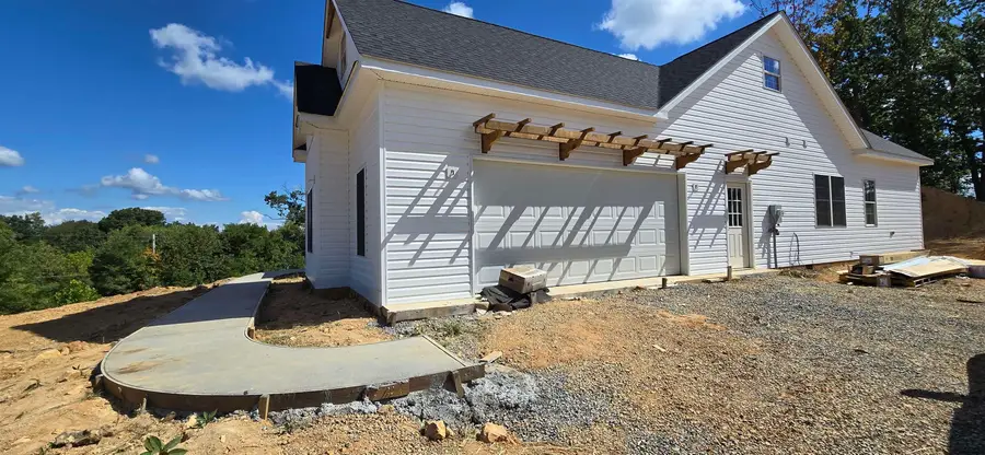 12 Valley Manor Dr, Staunton, VA 24401 - Image #2