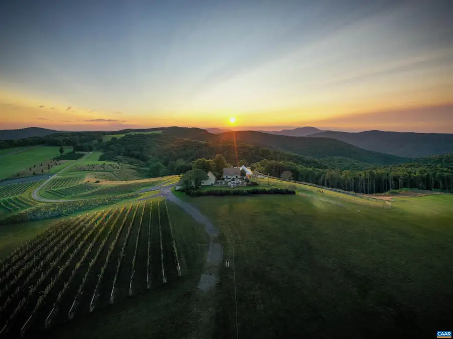 24981 Blue Ridge Pkwy, Vesuvius, VA 24483 - Image #2