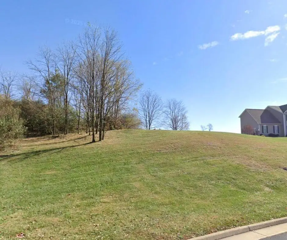 105 Compass Dr, Waynesboro, VA 22980 - Image #1