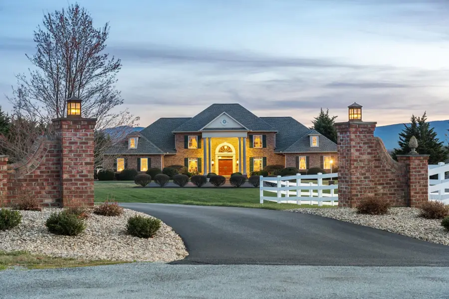 273 Bel Grene Dr, Fishersville, VA 22939 - #2