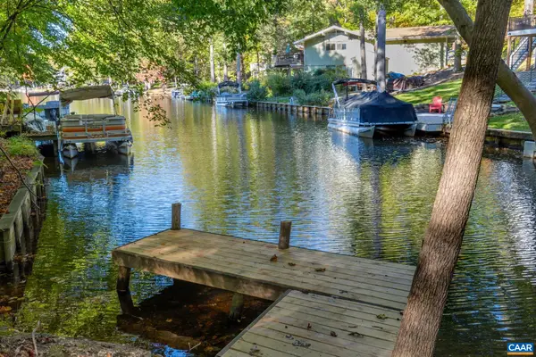 13 Chatham Ln, Palmyra, VA 22963