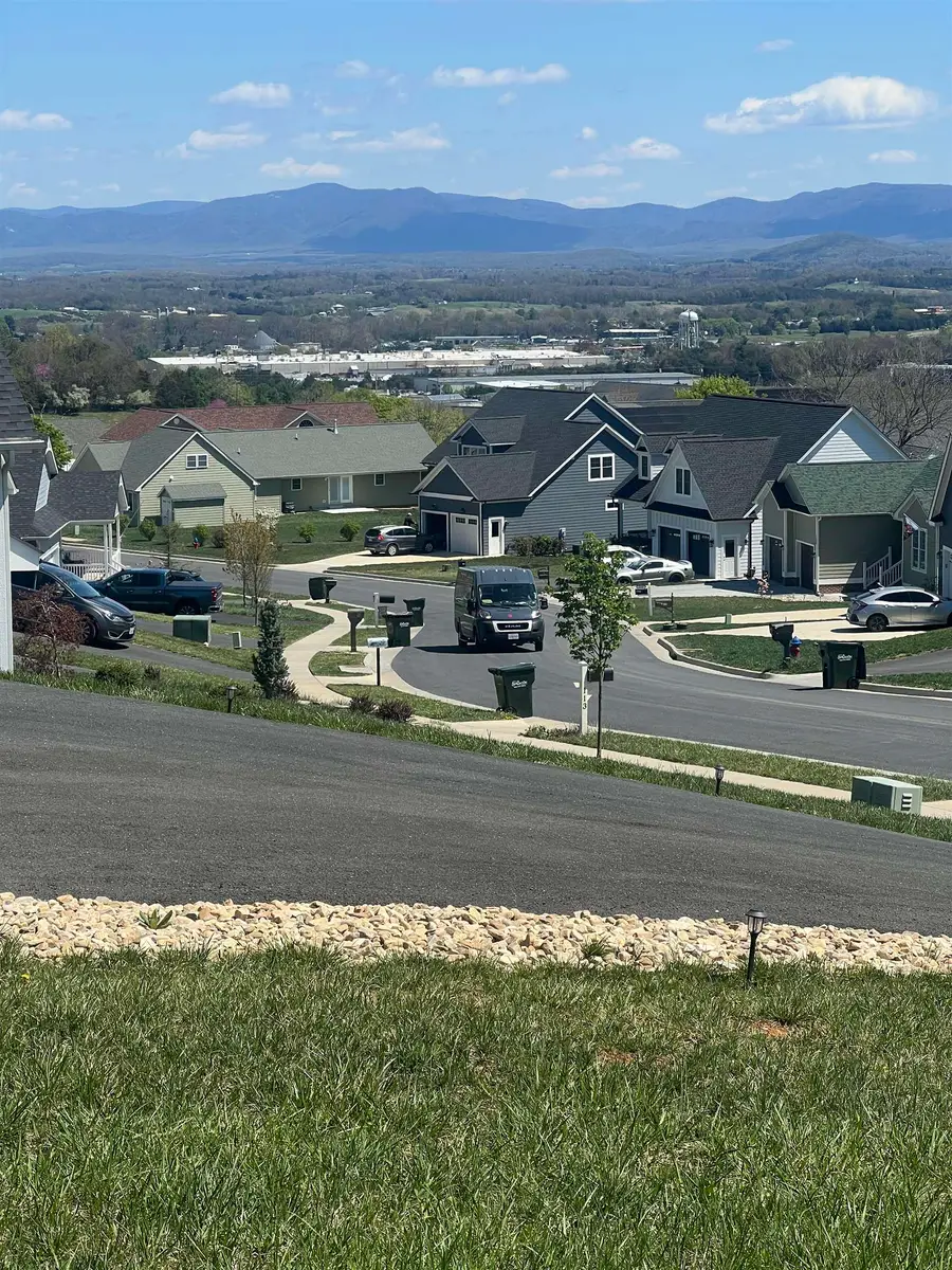 119 Chamberlain Dr, Staunton, VA 24401 - Image #2