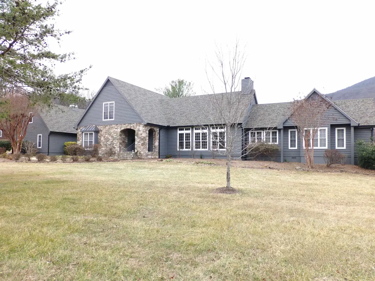 27 Black Walnut Ln, Nellysford, VA 22958 - Image #1