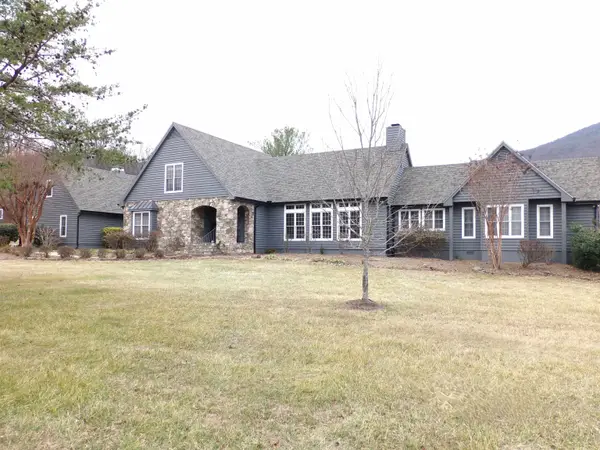 27 Black Walnut Ln, Nellysford, VA 22958