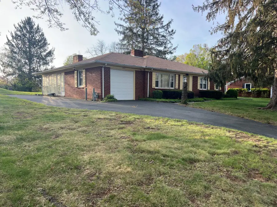 812 Hillcrest Dr, Staunton, VA 24401 - Image #3