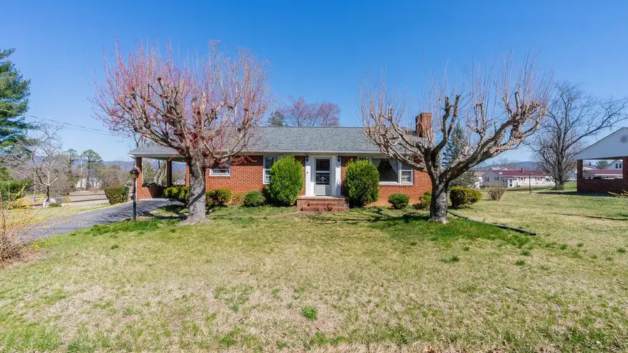 338 Fairfax Ave, Elkton, VA 22827 - Image #2