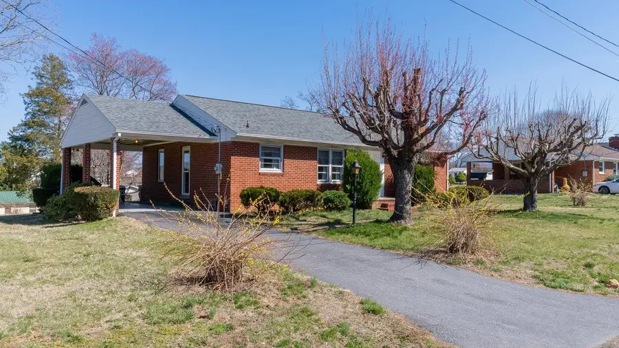 338 Fairfax Ave, Elkton, VA 22827 - Image #3