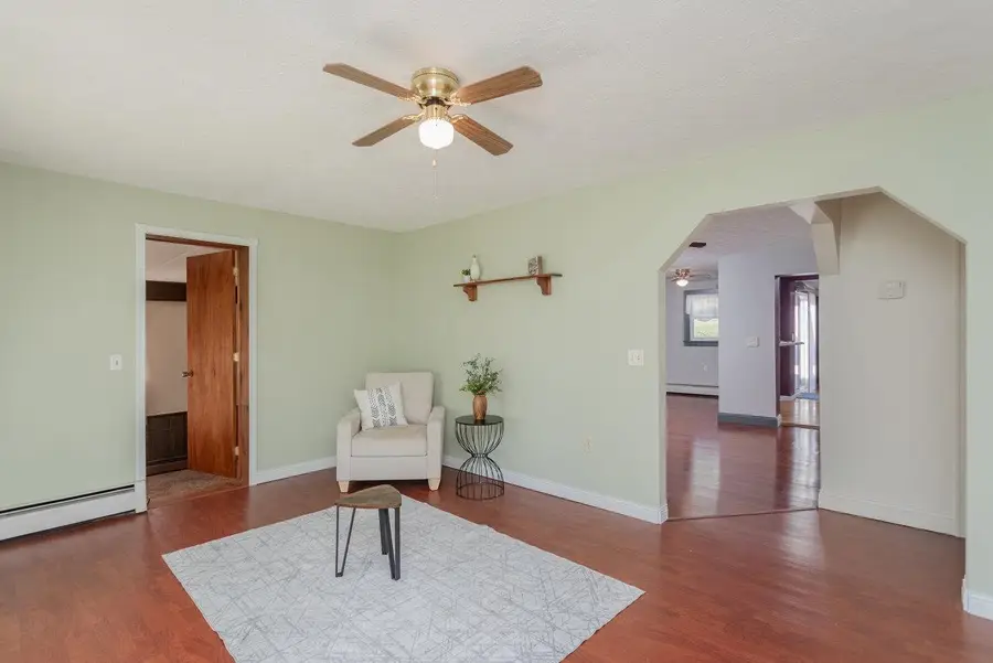 911 Old White Hill Rd, Stuarts Draft, VA 24477 - Image #2