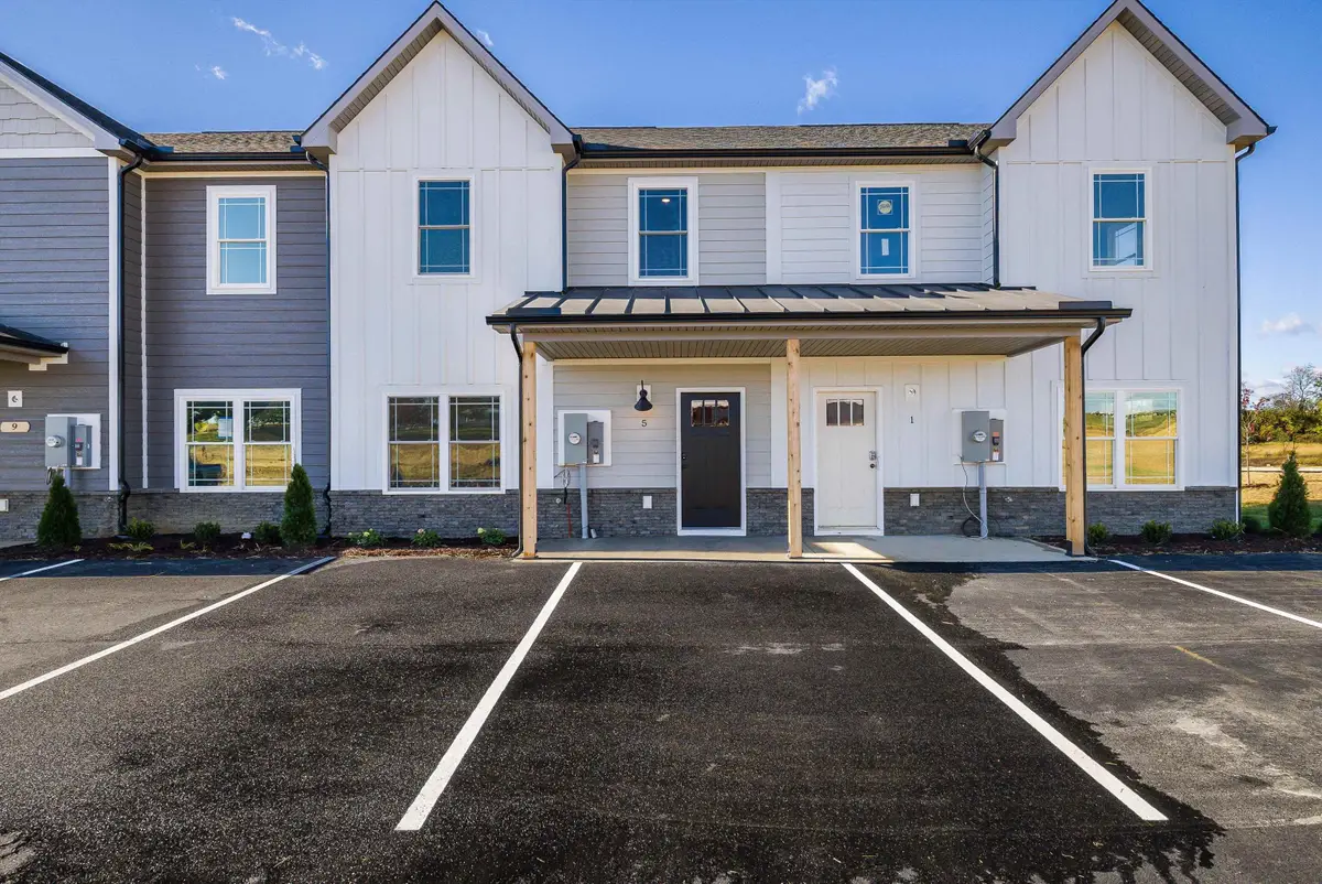 5 Barnyard Cir, Bridgewater, VA 22812 - Image #1