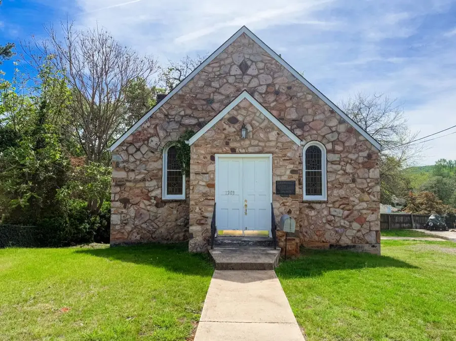 1203 Windsor Ln, Staunton, VA 24401 - Image #3