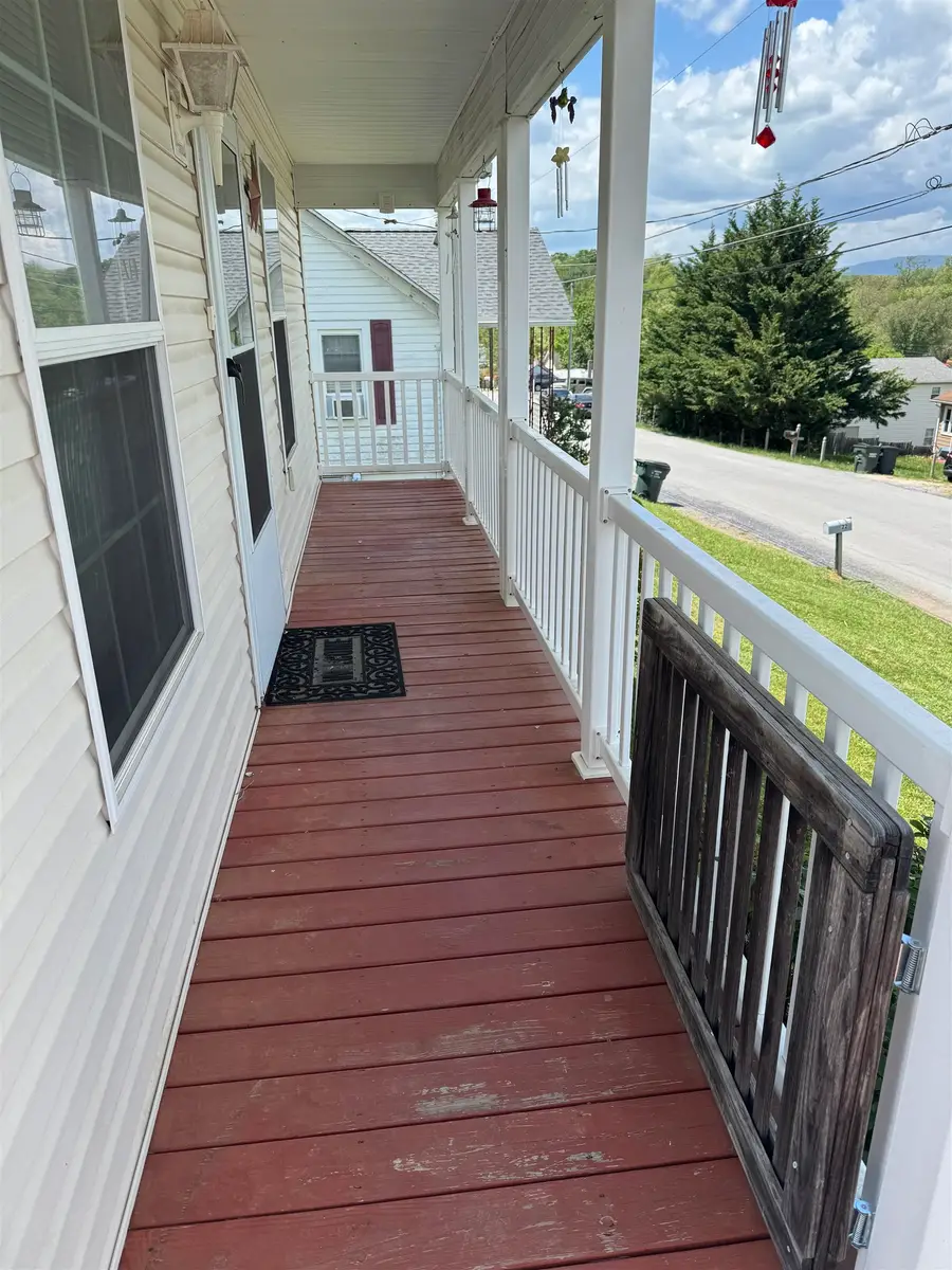 18 Breezewood Dr, Staunton, VA 24401 - Image #2