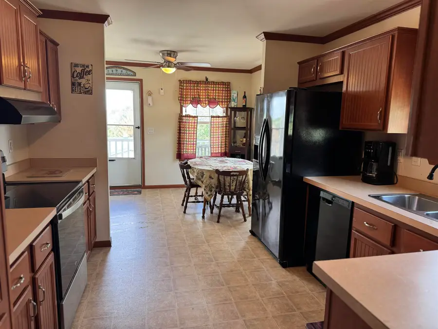 18 Breezewood Dr, Staunton, VA 24401 - Image #3