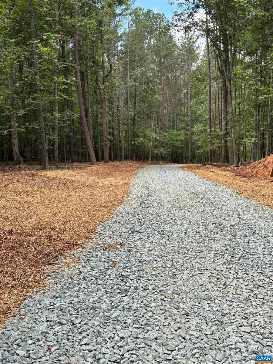 018E7 Garth Gate Ln, Charlottesville, VA 22901 - Image #2