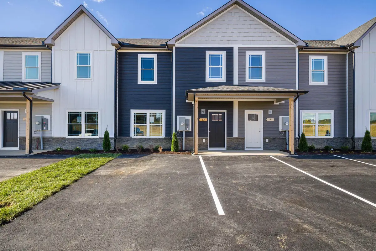 13 Barnyard Cir, Bridgewater, VA 22812 - Image #1