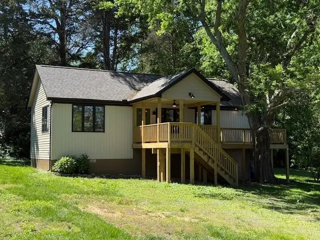 1201 Lakeshore Dr S, Louisa, VA 23093 - Image #1