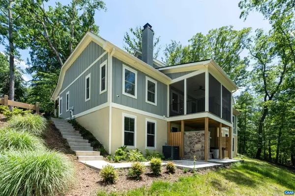 329 Carrsbrook Dr, Charlottesville, VA 22901