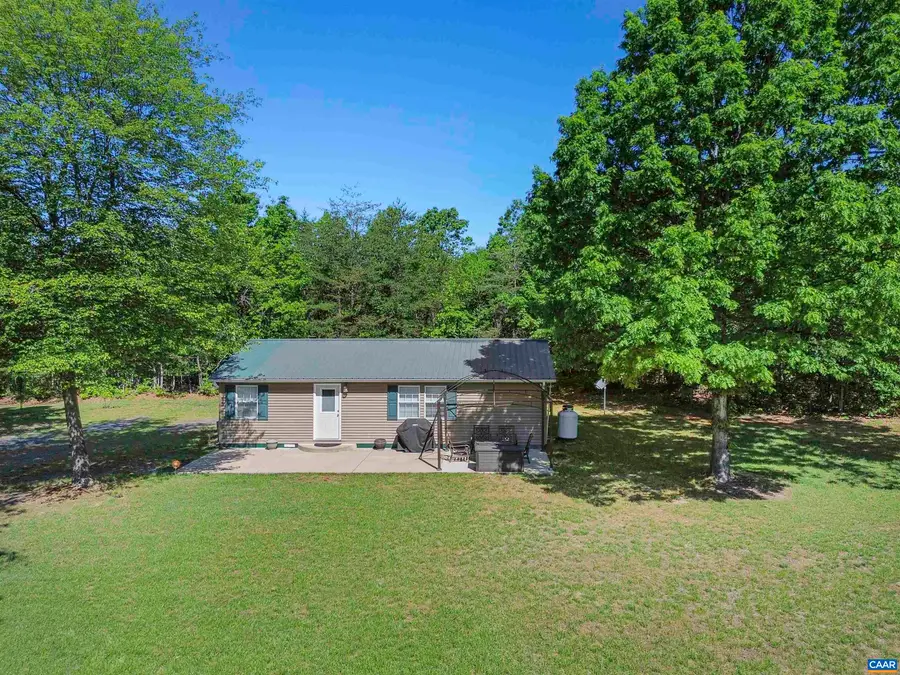 10239 Howardsville Rd, Howardsville, VA 24562 - Image #2