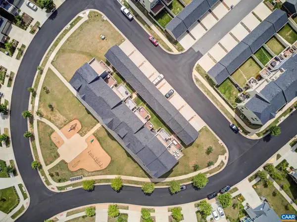 905 Flat Waters Ln, Charlottesville, VA 22911