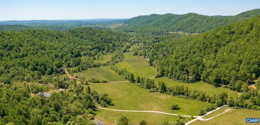 1362 Fortunes Cove Ln, Lovingston, VA 22949 - Image #2