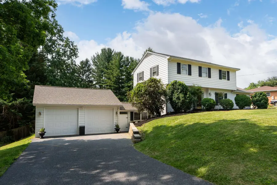 303 Copeland Dr, Staunton, VA 24401 - Image #2