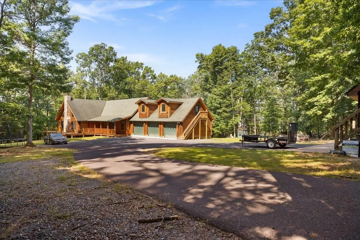 376 Trayfoot Rd, Grottoes, VA 24441 - Image #1