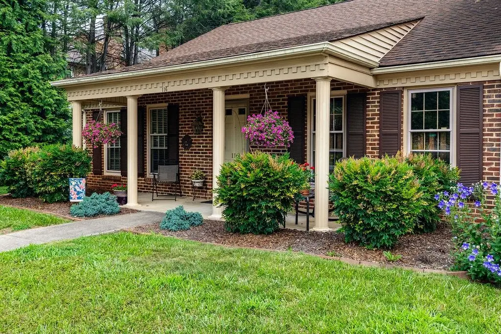 116 Pelham Dr, Waynesboro, VA 22980 - Image #1
