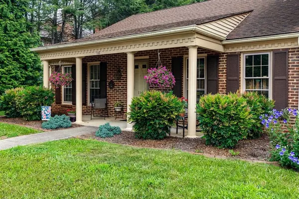 116 Pelham Dr, Waynesboro, VA 22980