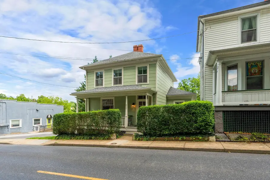 311 Lewis St, Staunton, VA 24401 - Image #3