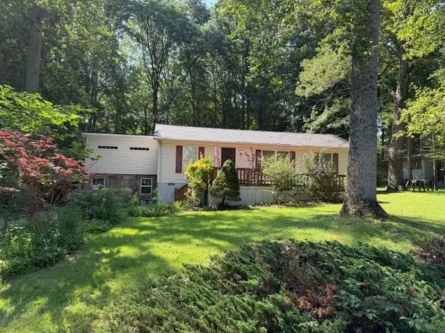 1909 Lakeshore Dr S, Louisa, VA 23093 - Image #1