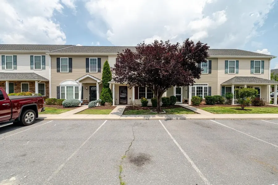 1084 Cherrybrook Dr, Harrisonburg, VA 22802 - Image #2