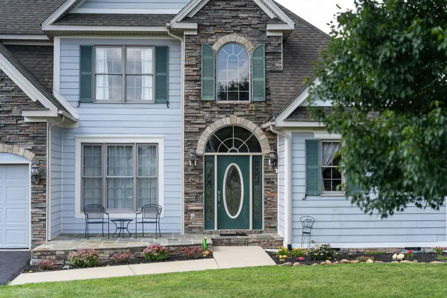 31 Hampton Dr, Stuarts Draft, VA 24477 - Image #2