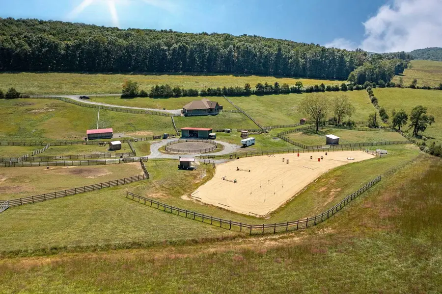 747 New Providence Rd, Raphine, VA 24472 - Image #2