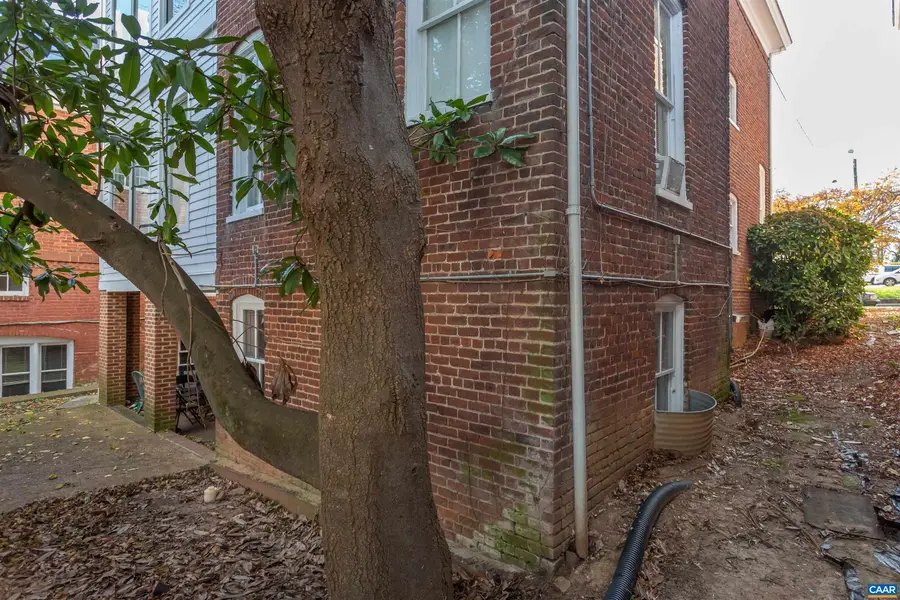 615 High St E, Charlottesville, VA 22902 - Image #3