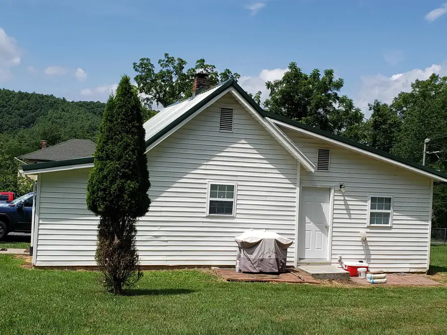 11 Bee Town Rd, Warm Springs, VA 24484 - Image #2
