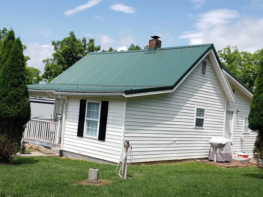 11 Bee Town Rd, Warm Springs, VA 24484 - Image #3