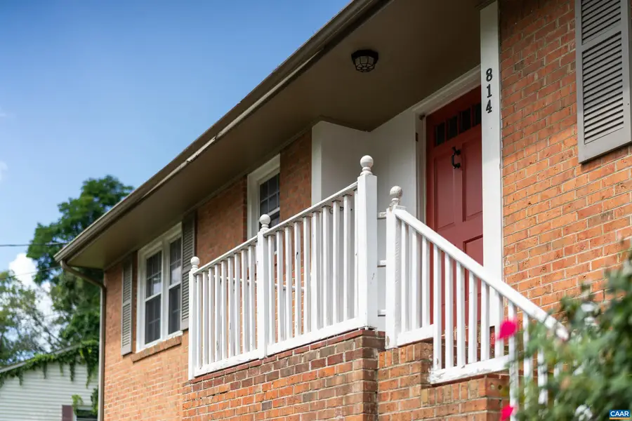 814 Coalter St N, Staunton, VA 24401 - Image #2