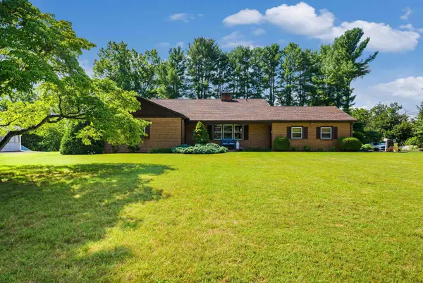 636 Rosser Ave, Waynesboro, VA 22980