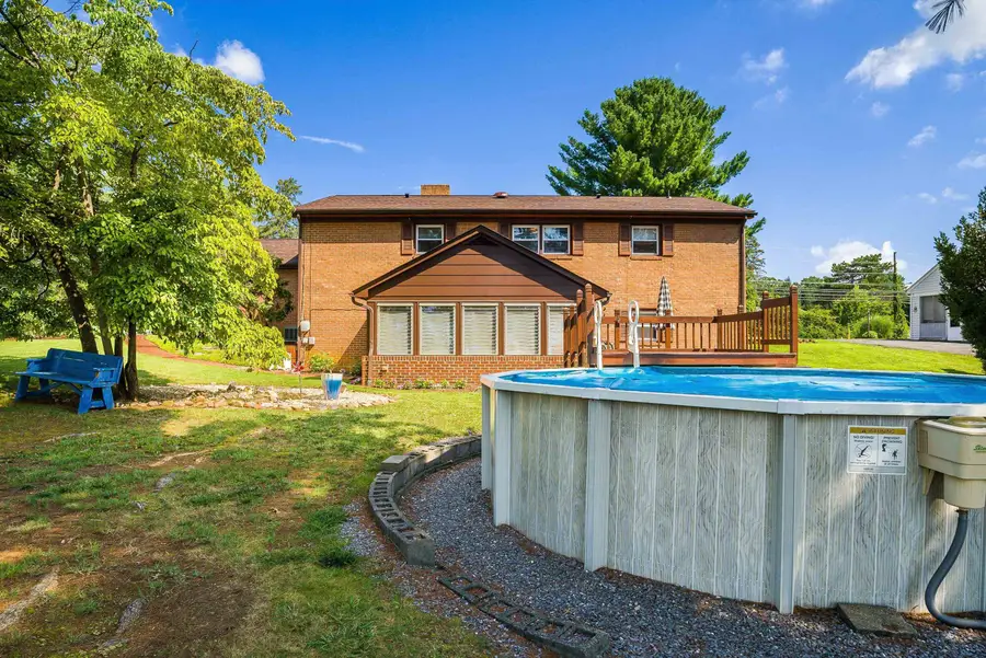 636 Rosser Ave, Waynesboro, VA 22980 - Image #2