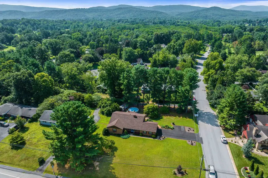 636 Rosser Ave, Waynesboro, VA 22980 - Image #3