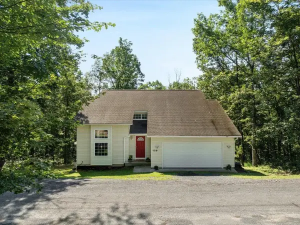 139 Maple Ave, Mt Jackson, VA 22842