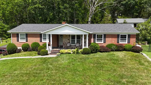 55 Roseloe Ln, Hot Springs, VA 24445