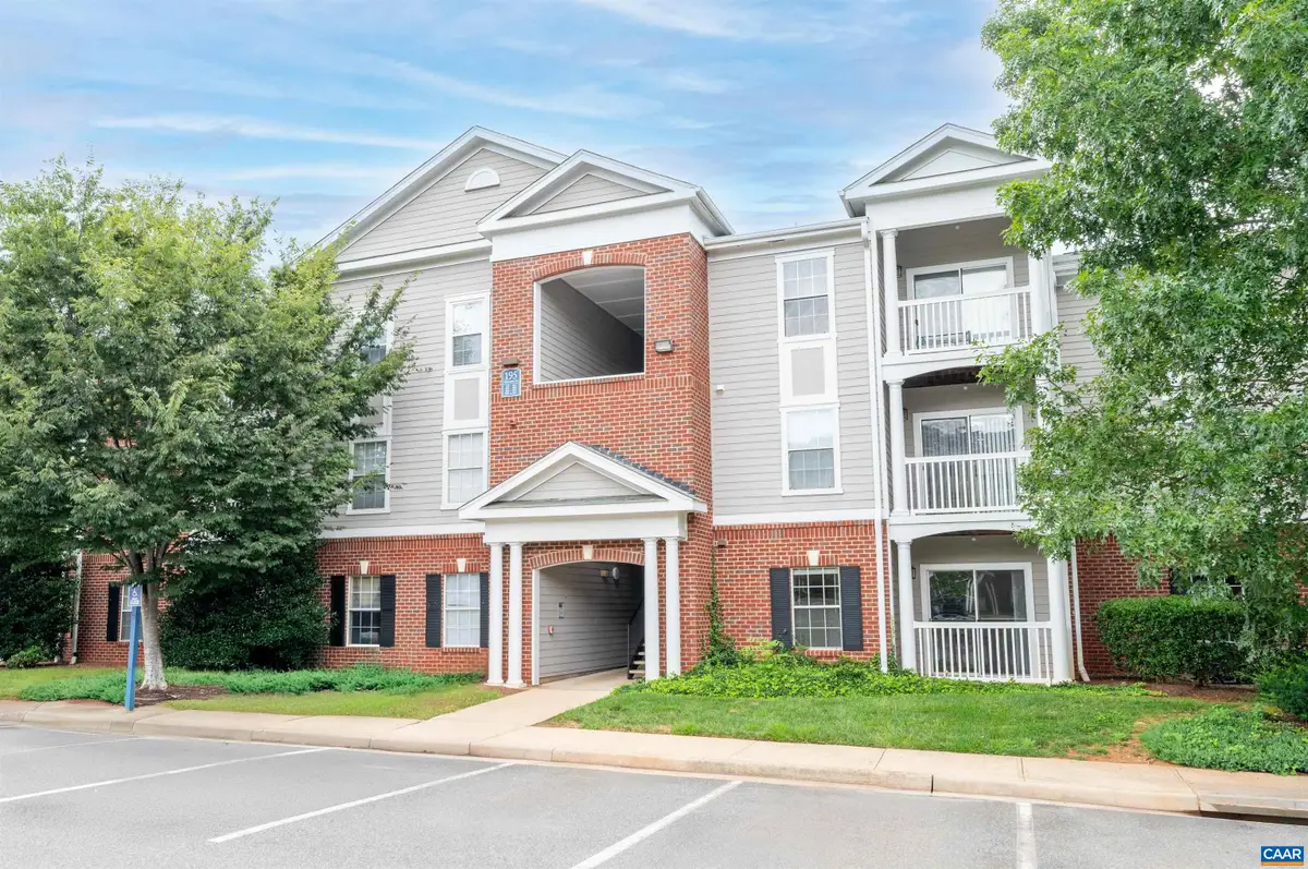 195 Yellowstone Dr, Charlottesville, VA 22903 - Image #1