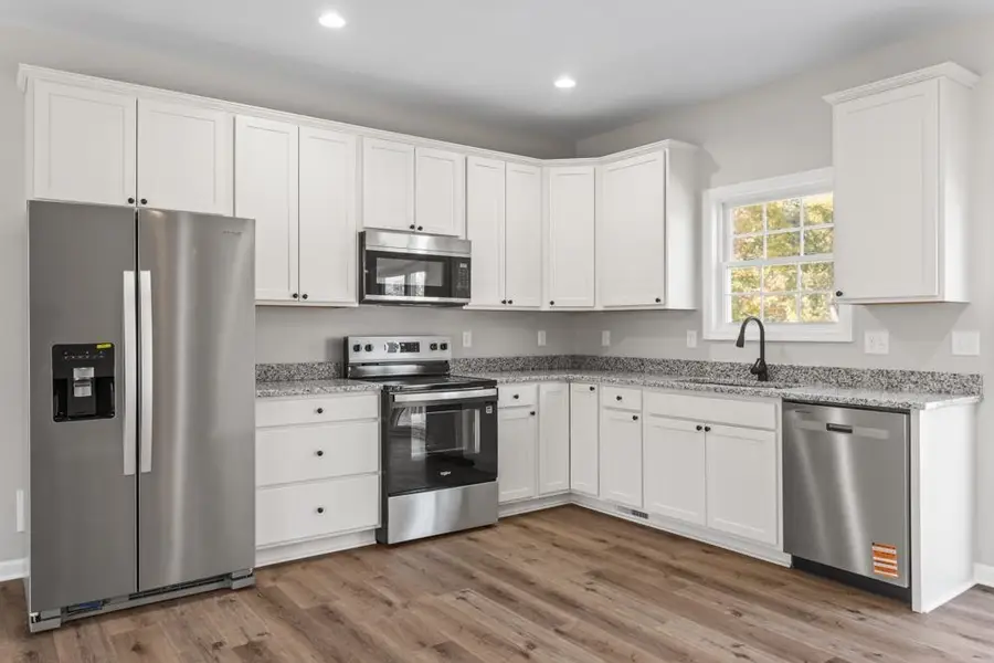 317 Ivanhoe Ave, Waynesboro, VA 22980 - Image #2