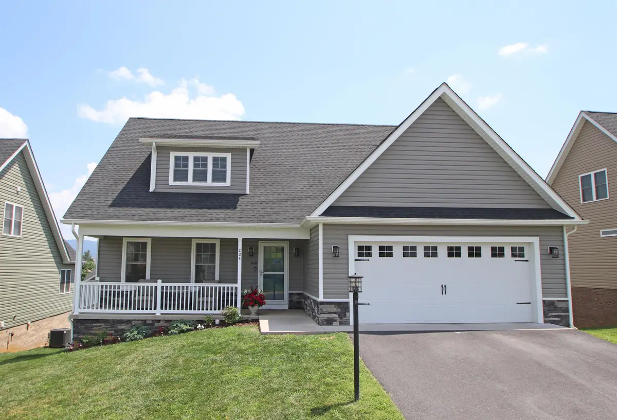 224 Spring Run Ln, Waynesboro, VA 22980 - Image #1